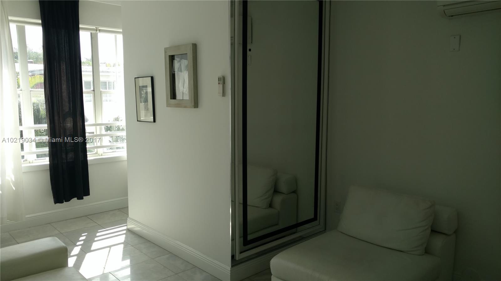 Lincoln Condo Un 16 - Residential Lease