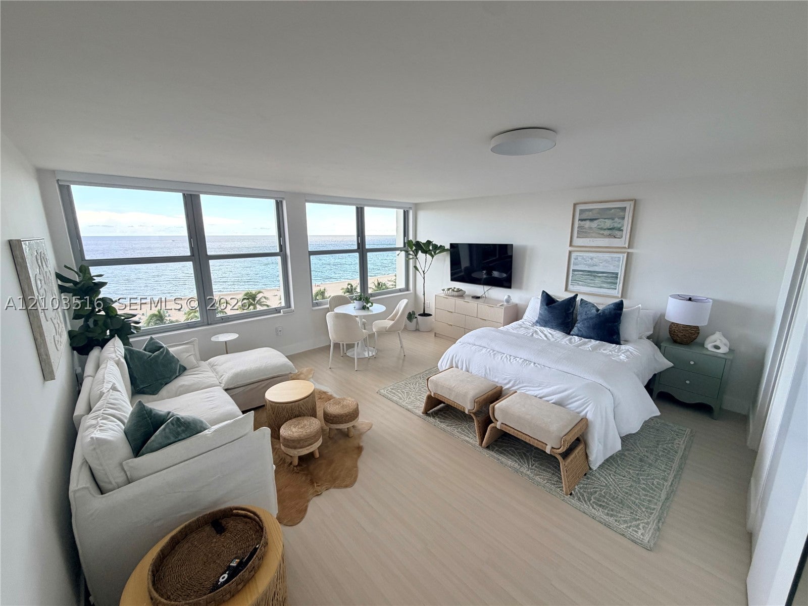 2899 Collins Ave 931
