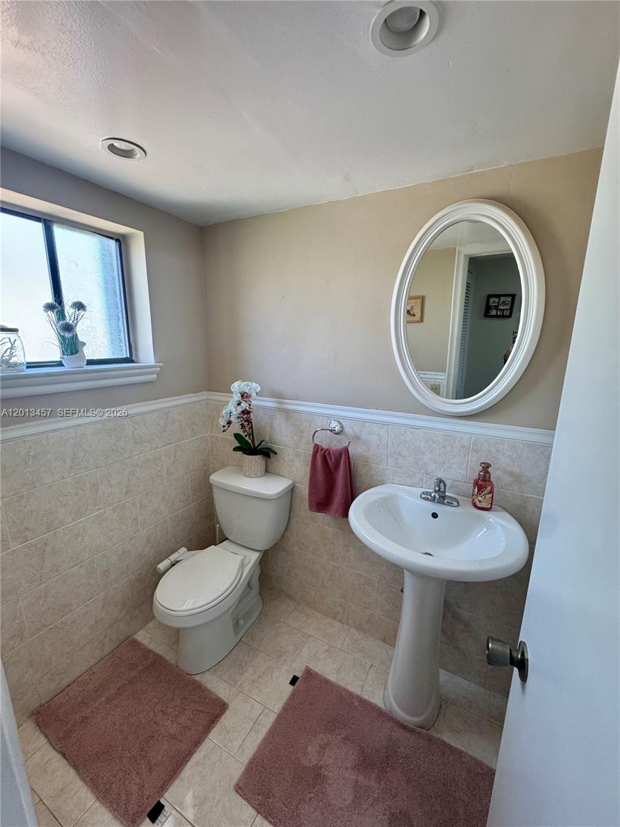 VILLA VENEZIA CONDO PH VI - Residential