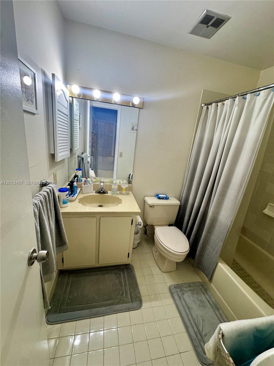 VILLA VENEZIA CONDO PH VI - Residential