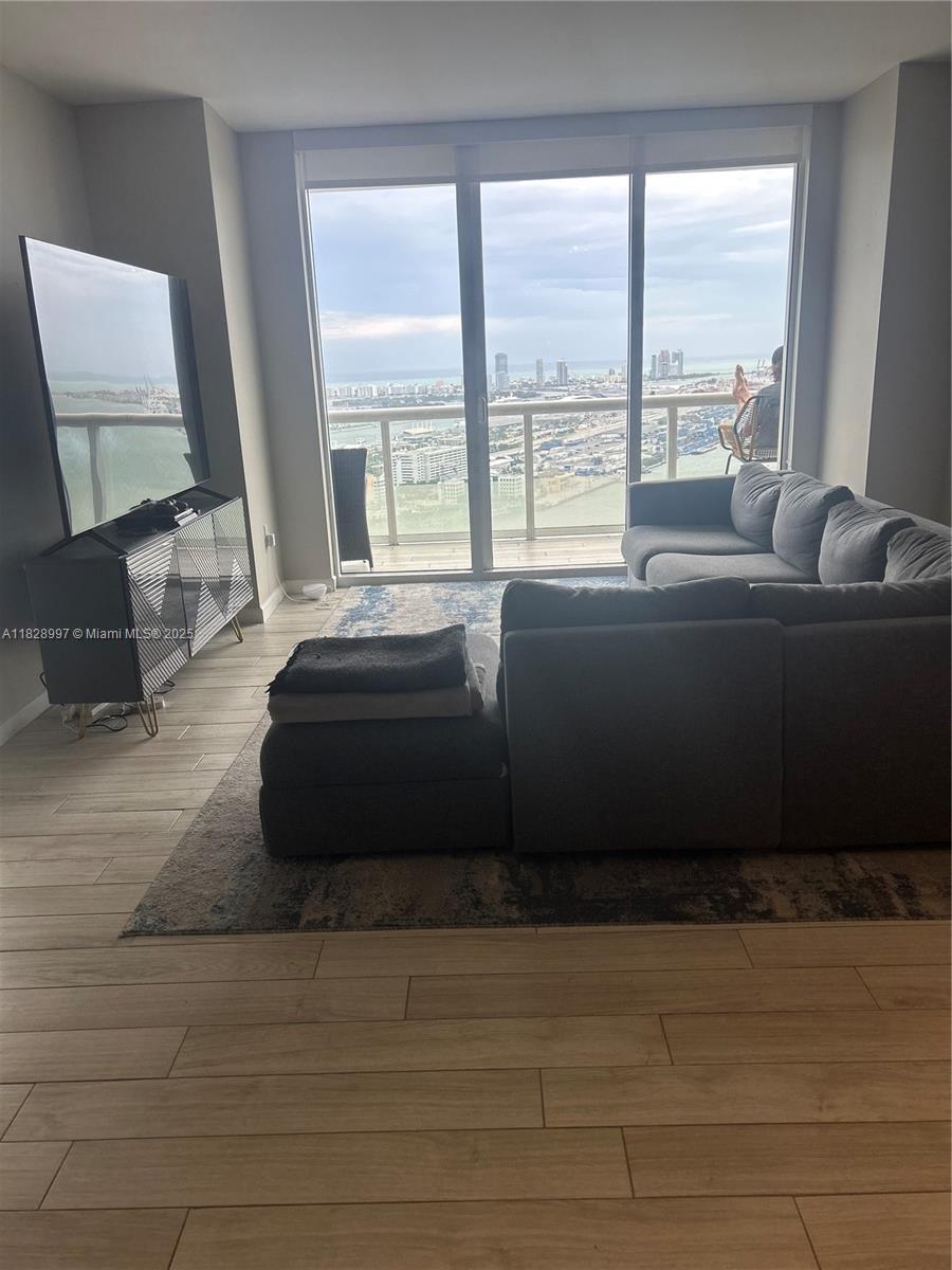 50 Biscayne Blvd 4706