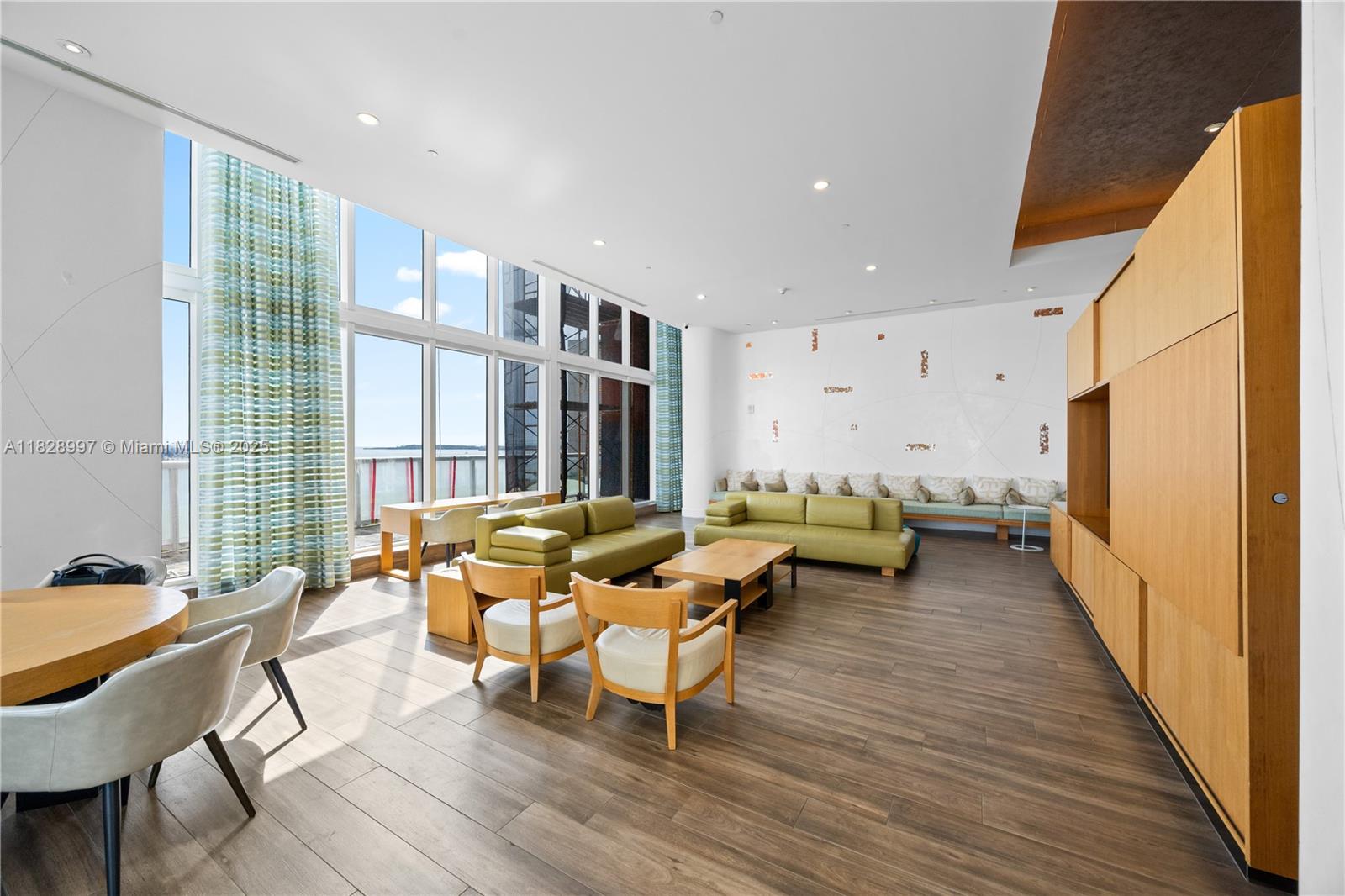 50 BISCAYNE CONDO - Residential