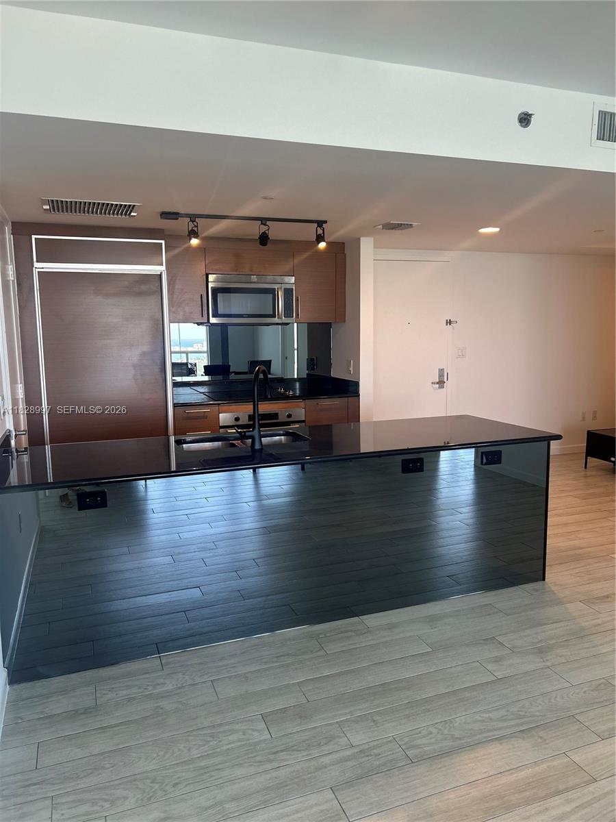 50 BISCAYNE CONDO - Residential