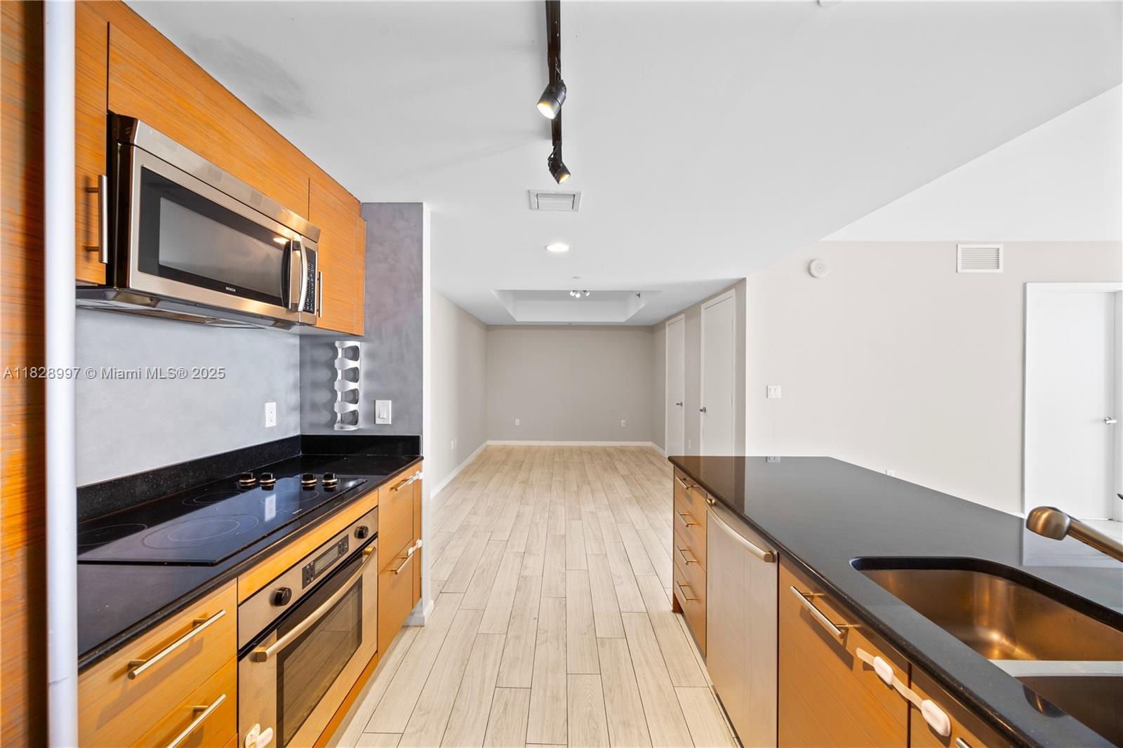 50 BISCAYNE CONDO - Residential