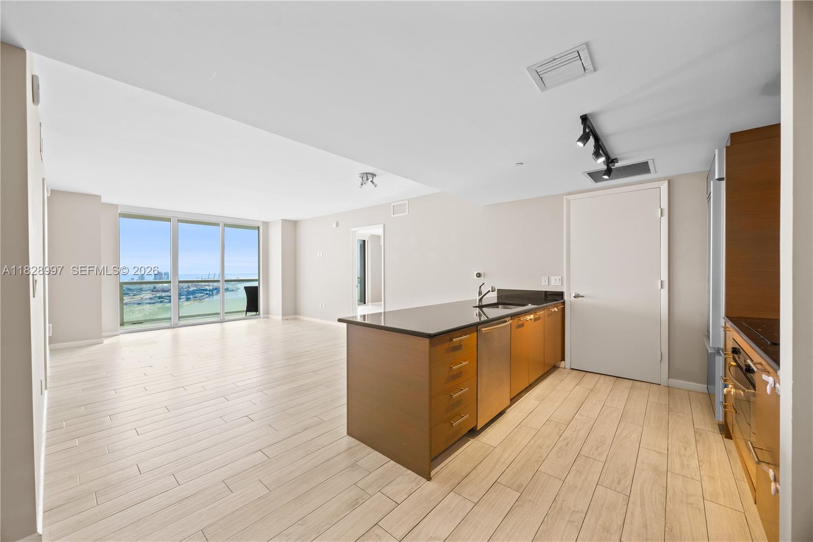 50 Biscayne Blvd 4706