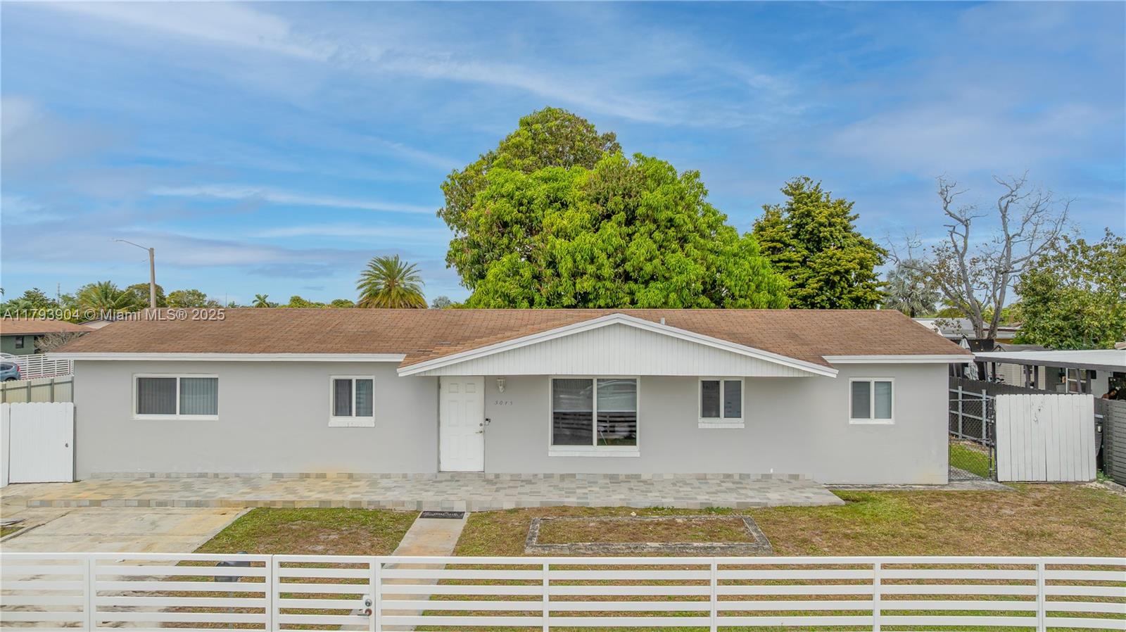 Property for Sale at 5045 Nw 186th St, Miami Gardens, Broward County, Florida - Bedrooms: 5 
Bathrooms: 3  - $680,000