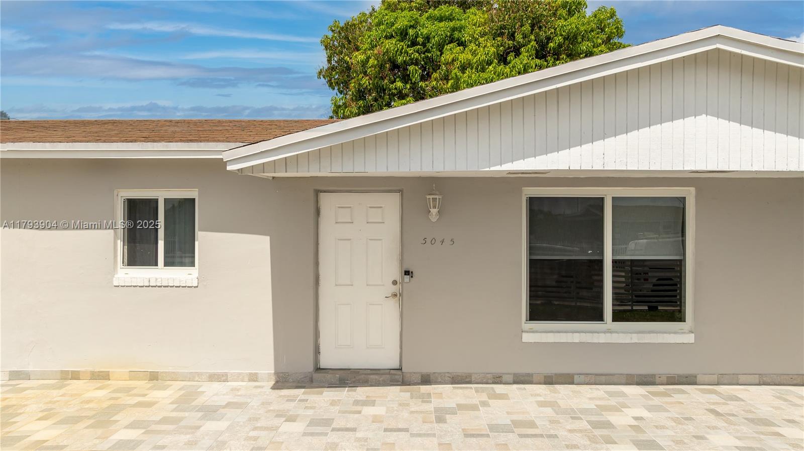 5045 NW 186th St