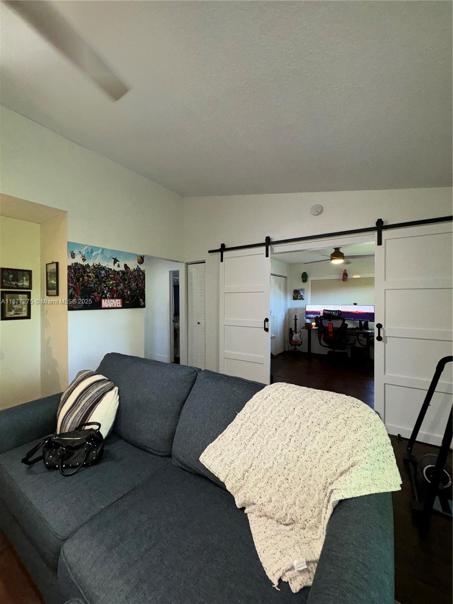 CHATEAU DE VILLE CONDO - Residential