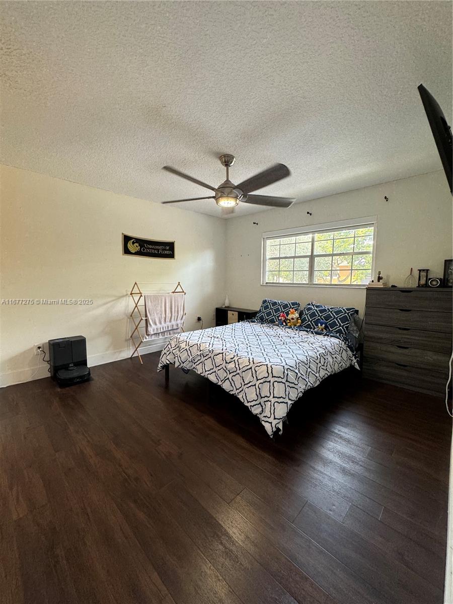 CHATEAU DE VILLE CONDO - Residential
