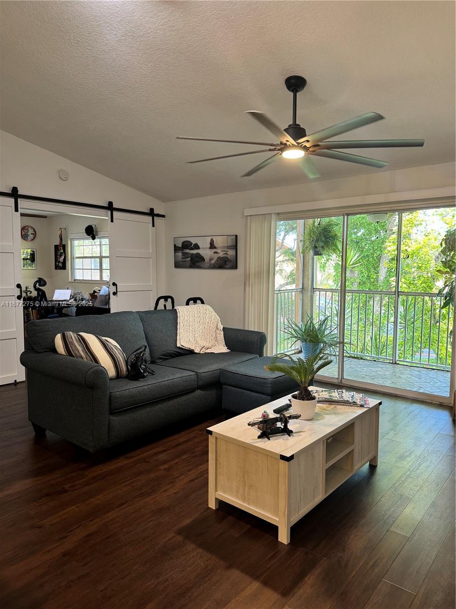 CHATEAU DE VILLE CONDO - Residential