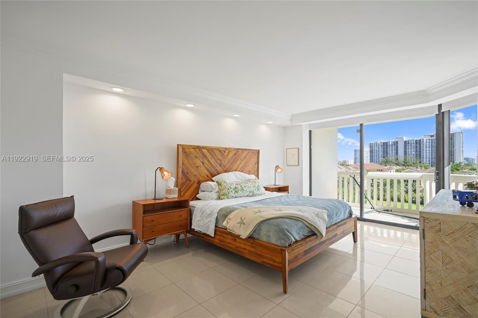 1000 ISL BLVD WILLIAMS IS - Residential Lease