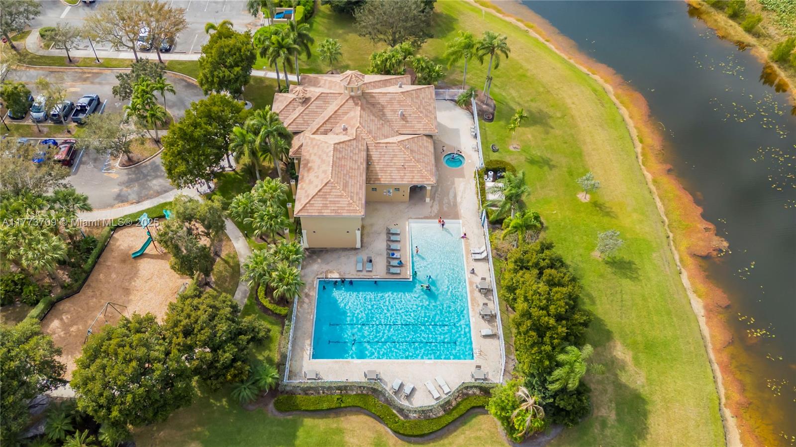 Laguna Isles - Residential