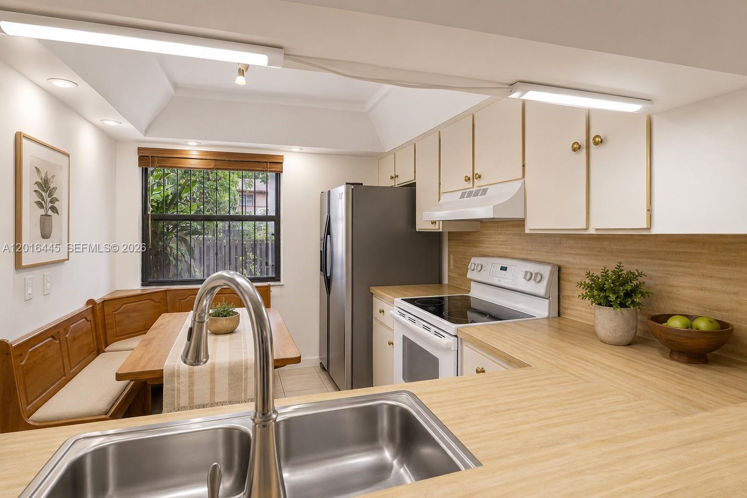 INDIAN SUMMER VILLAGE II - Residential