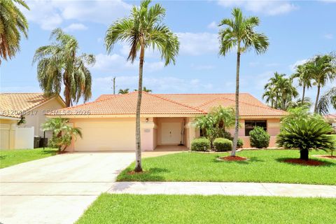 Photo of 9496 Sun Pointe Dr, Boynton Beach, FL 33437 (MLS # A12048317)