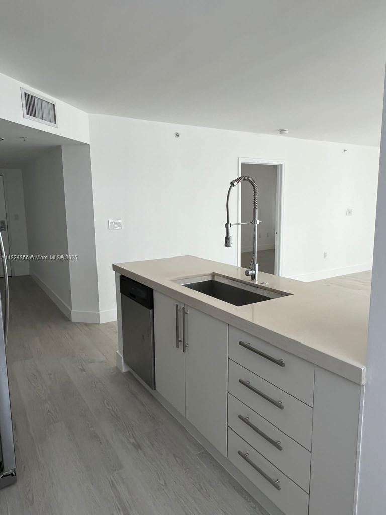 THE MARK ON BRICKELL COND - Residential