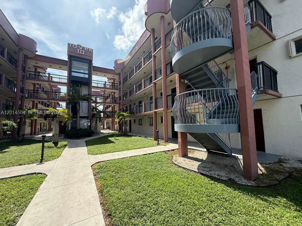 5400 W 21st Ct 403