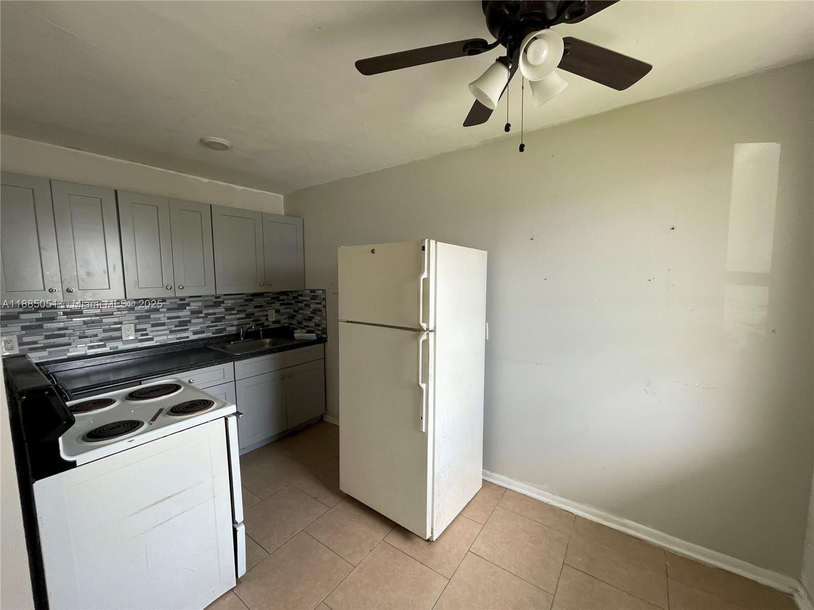 LAKE WORTH TOWN OF ADD 1 - Residential Lease