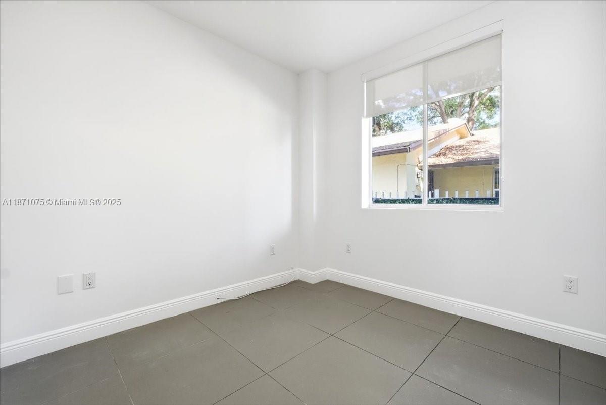 541 NW 33rd St 1