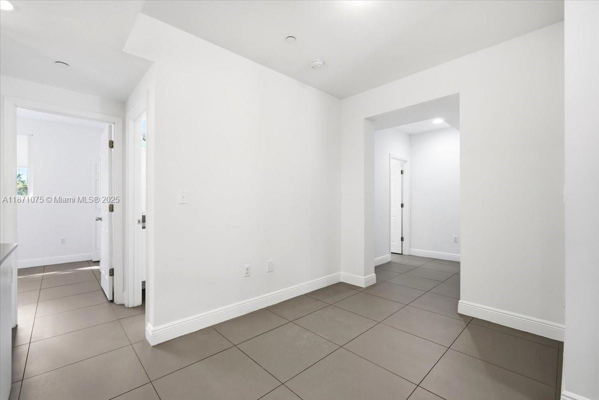 541 NW 33rd St 1