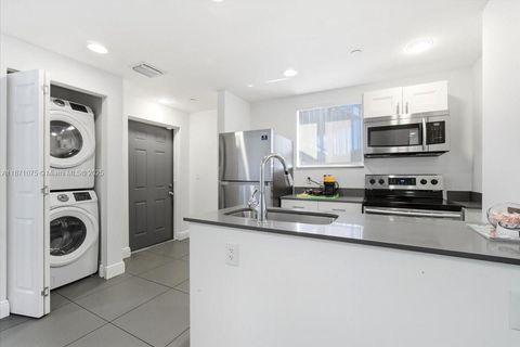 541 NW 33rd St 1 Miami FL 33127