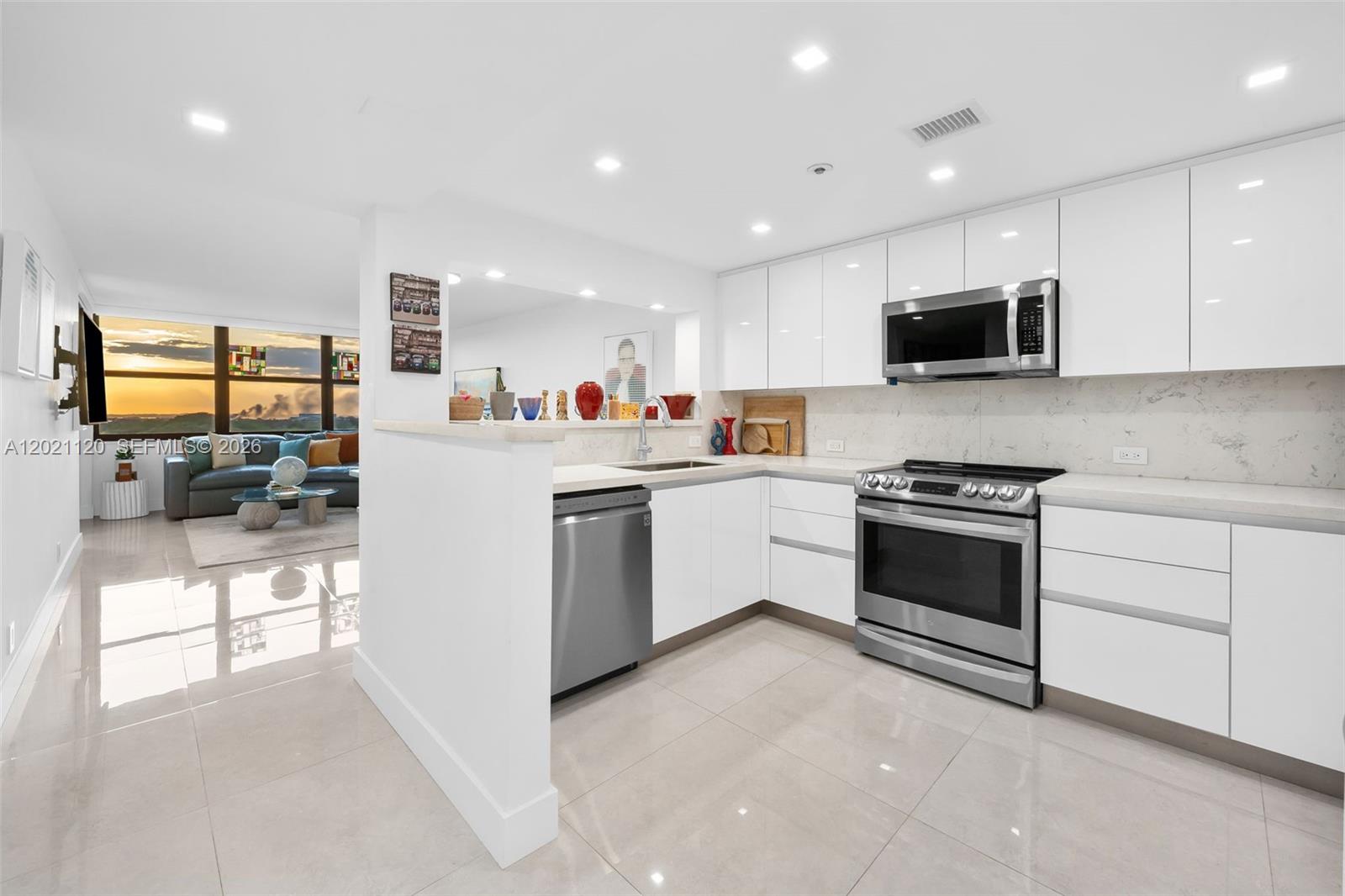CLUB ATLANTIS CONDO - Residential