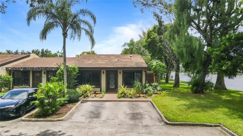 Photo of 10398 Orange Ct #10398, Pembroke Pines, FL 33026 (MLS # A12062493)