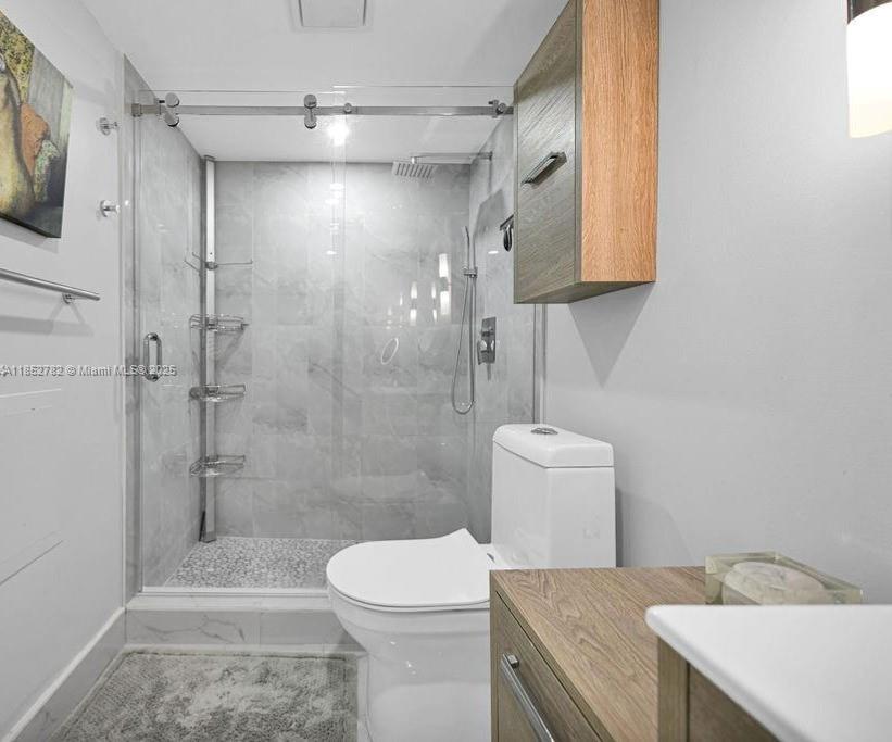 2851 NE 183rd St 111E