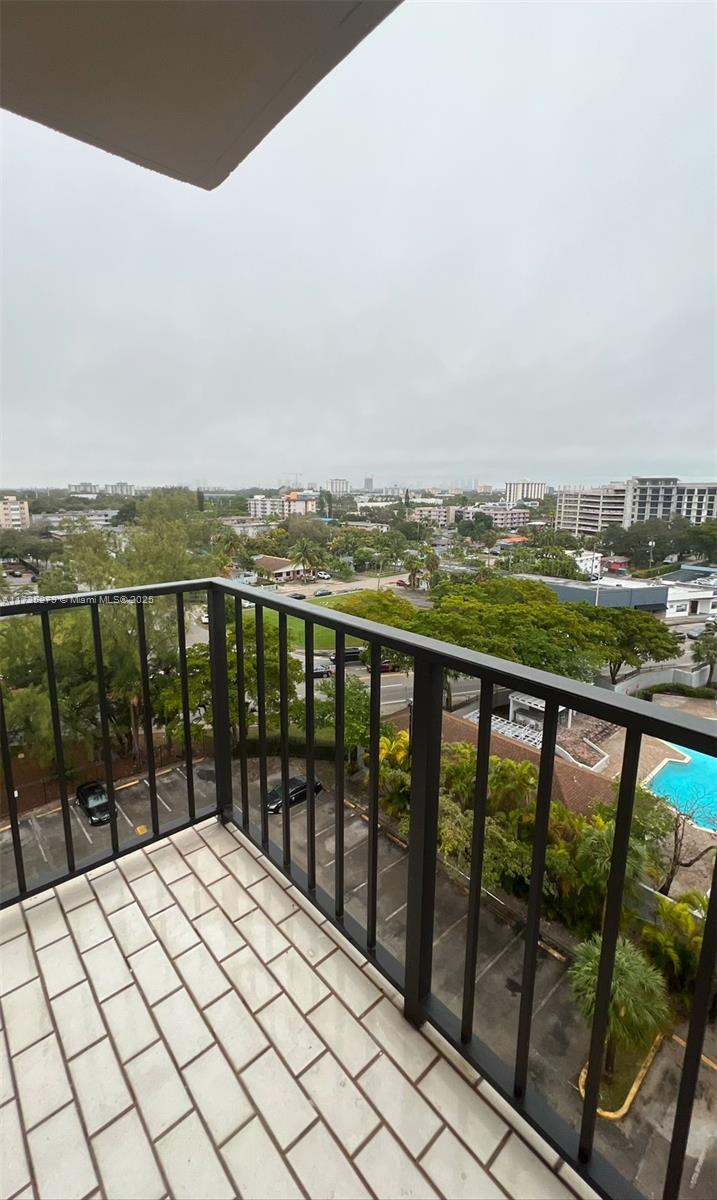 GREENWICH PH I CONDO - Residential