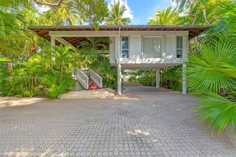 Photo of 655 N Mashta Dr, Key Biscayne, FL 33149 (MLS # A11928747)