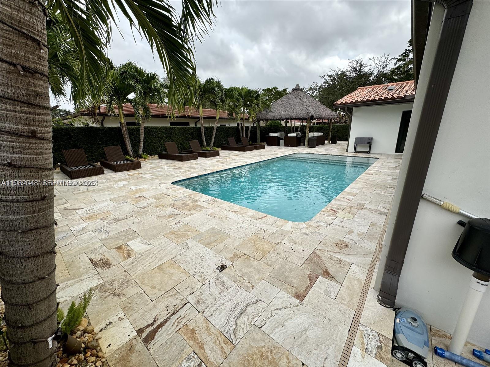 MIAMI LAKES-LAKE GLENN EL - Residential