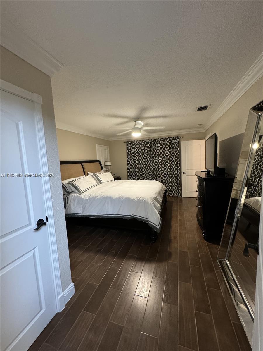 MIAMI LAKES-LAKE GLENN EL - Residential