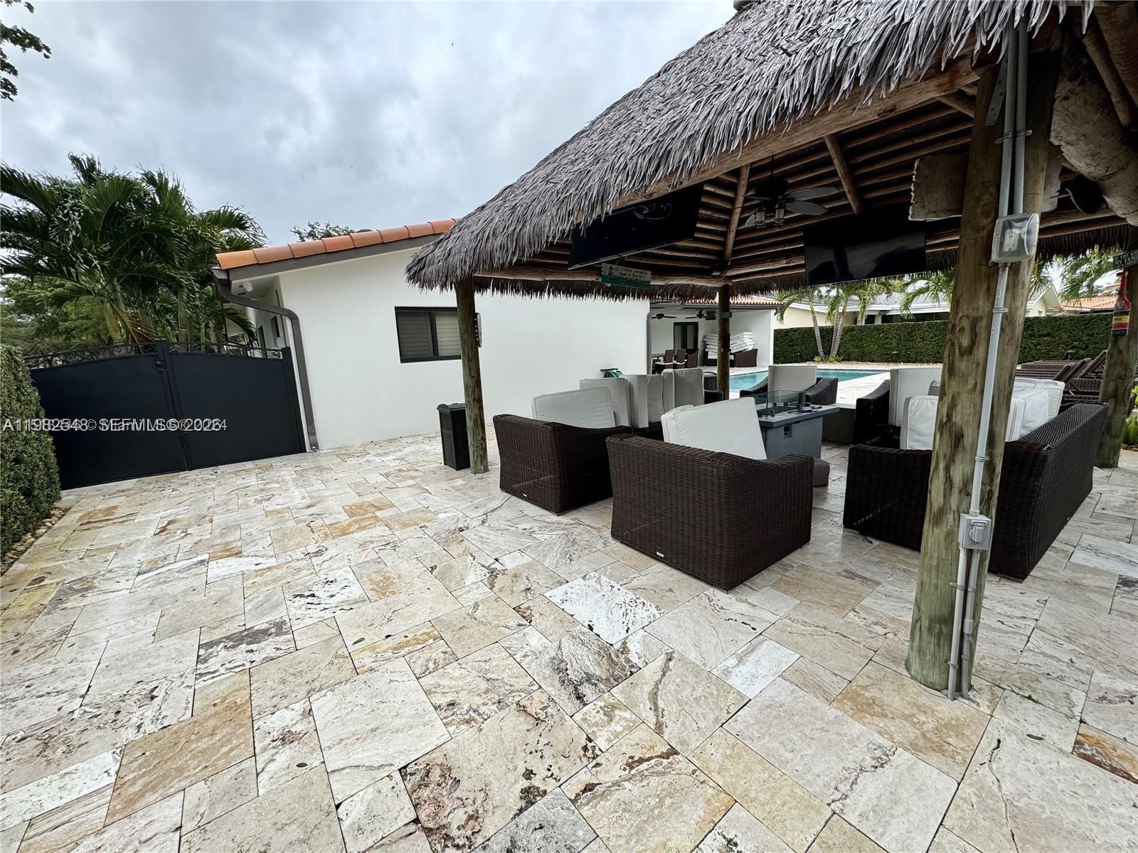 MIAMI LAKES-LAKE GLENN EL - Residential