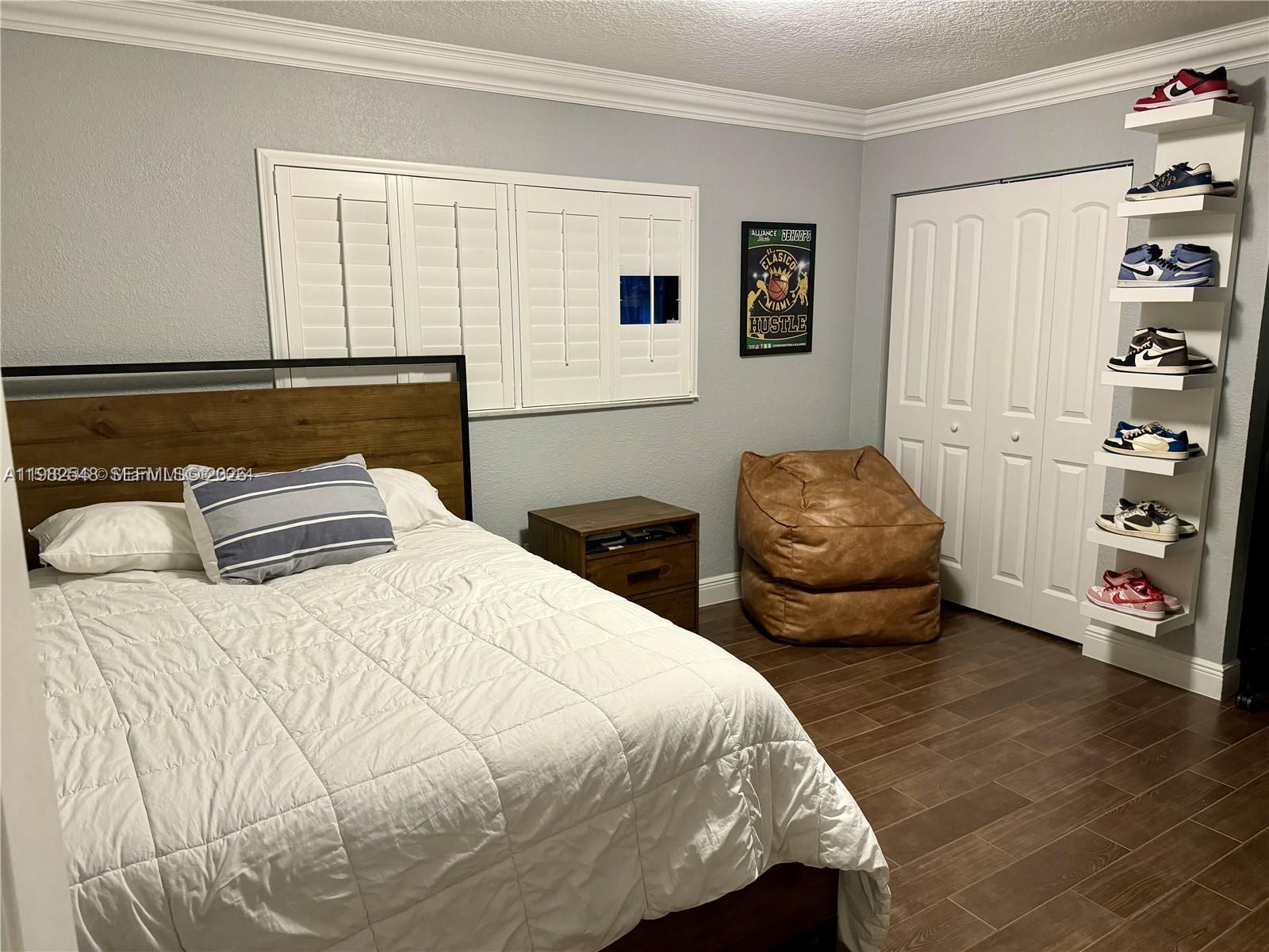 MIAMI LAKES-LAKE GLENN EL - Residential