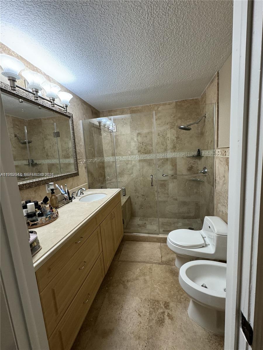 MIAMI LAKES-LAKE GLENN EL - Residential