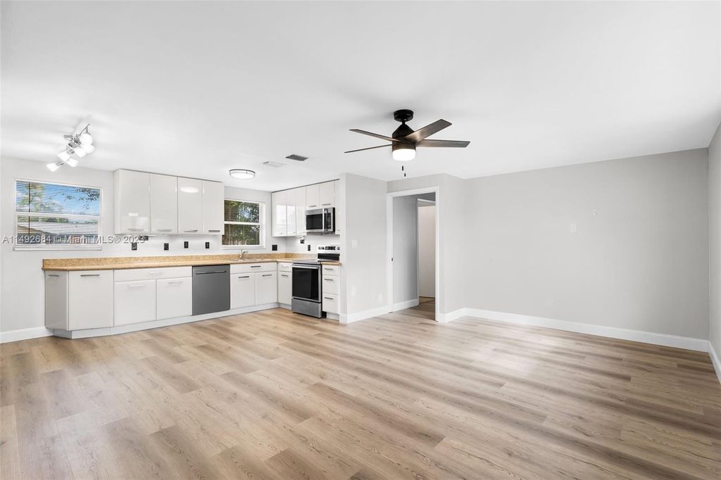 Photo of 5893 Williamson Rd, Jupiter, FL 33458 (MLS # A11492684)