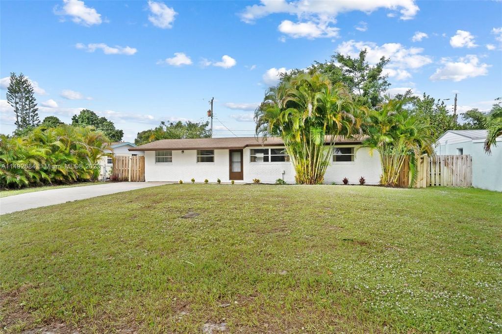 Photo of 5893 Williamson Rd, Jupiter, FL 33458 (MLS # A11492684)