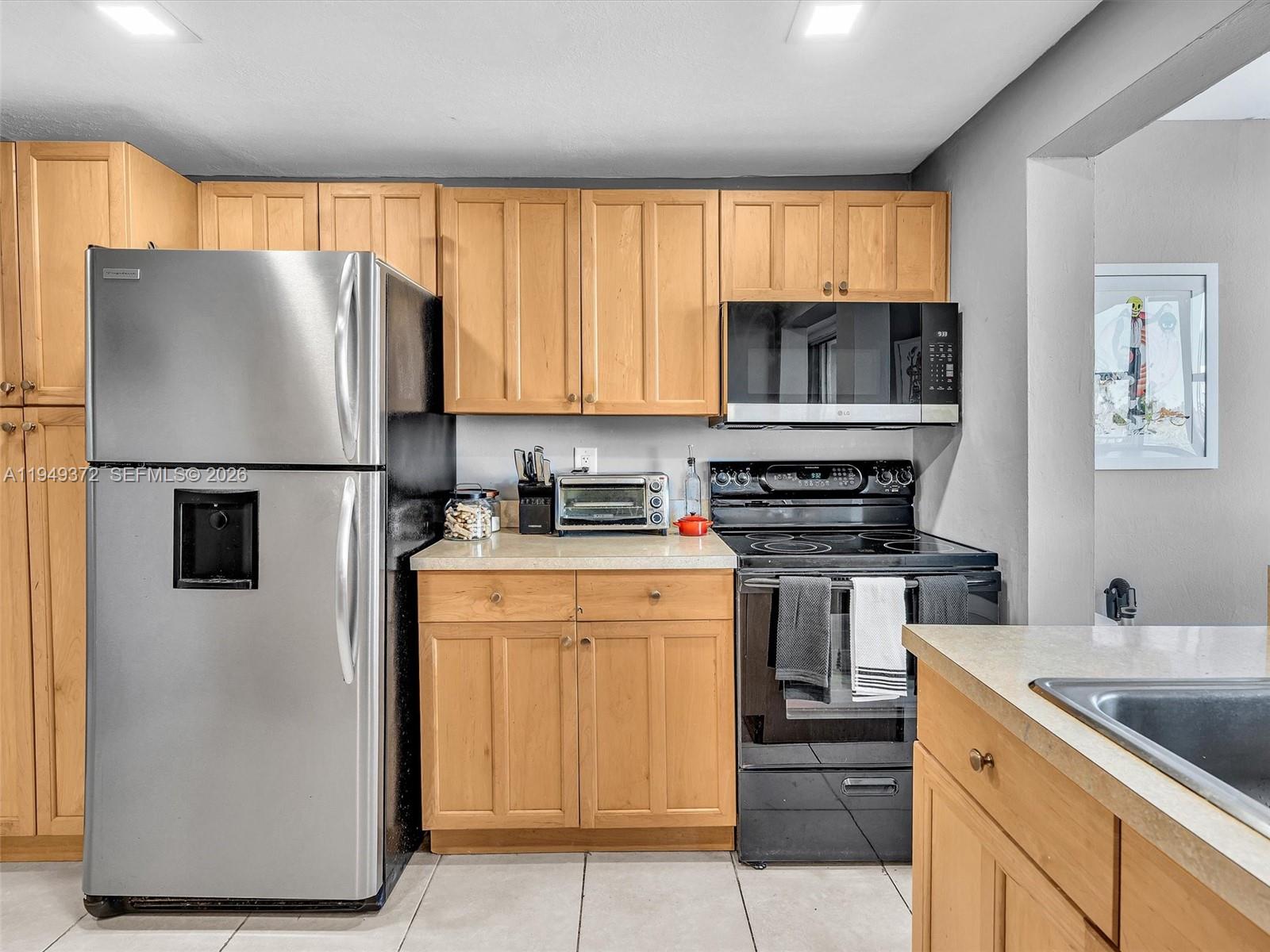 REEF WEST CONDO - Residential