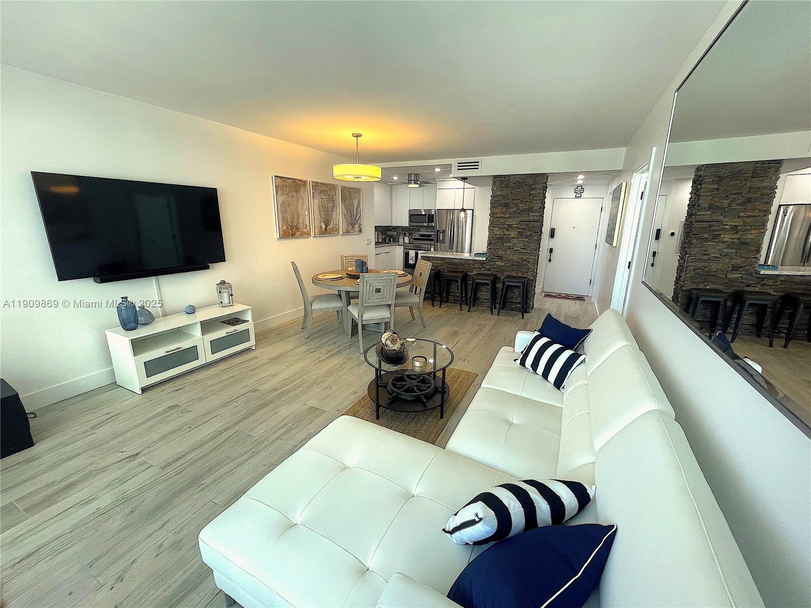 ALEXANDER TOWERS CONDO - Residential Lease