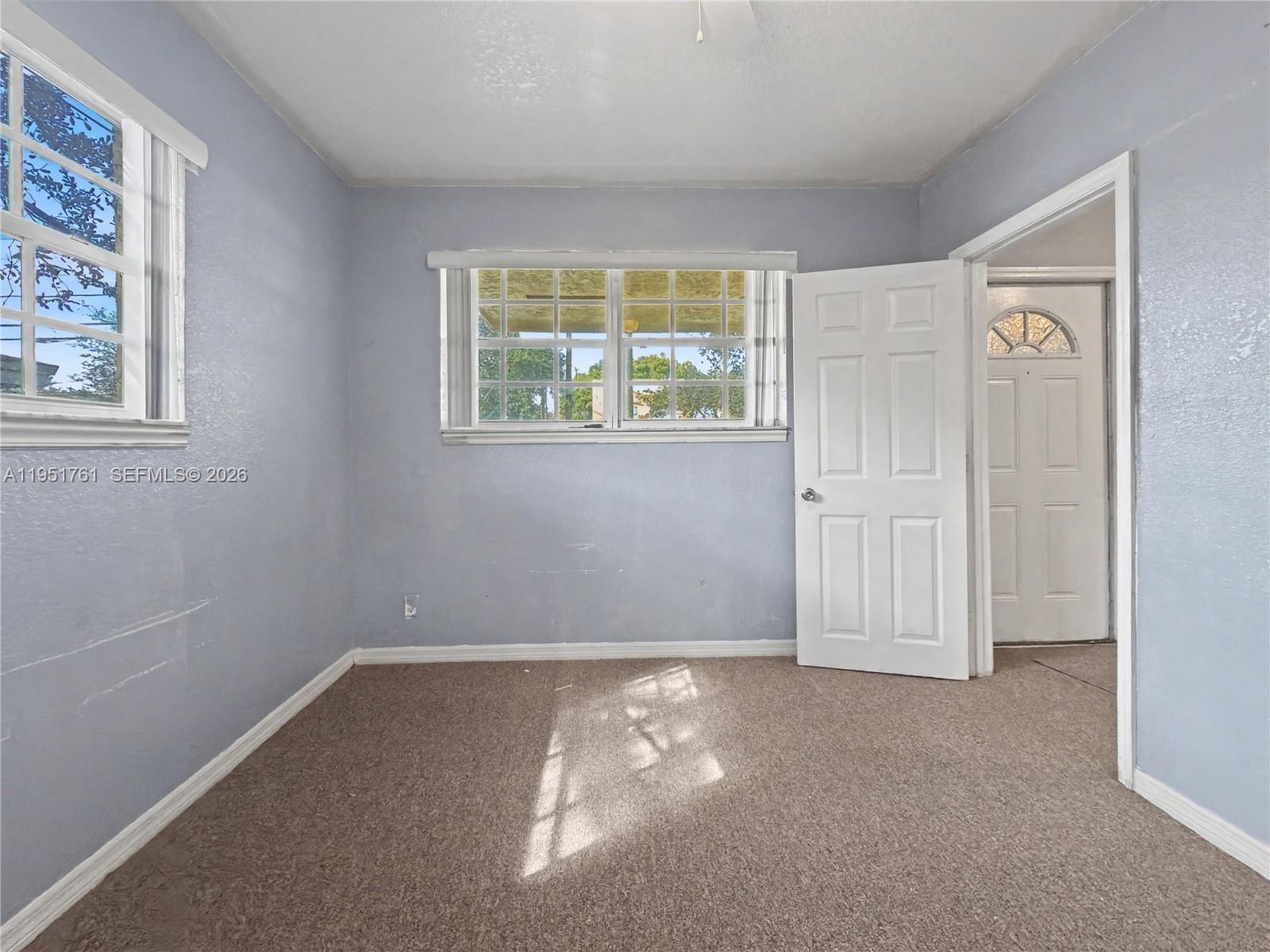 NO MIAMI EST SEC 3 - Residential