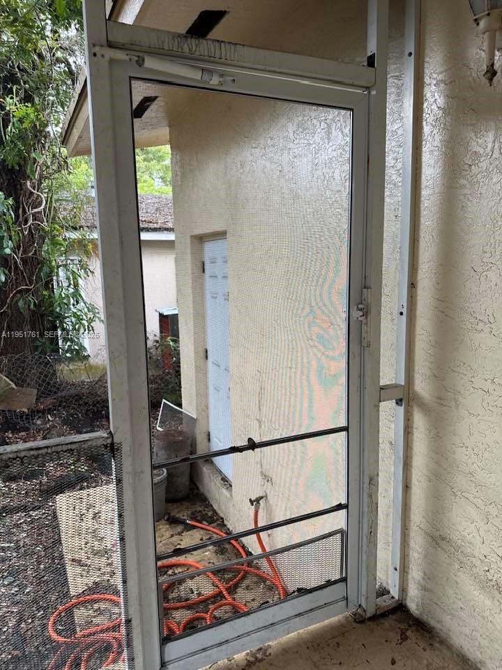 NO MIAMI EST SEC 3 - Residential