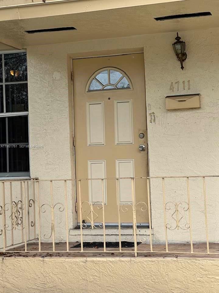 NO MIAMI EST SEC 3 - Residential