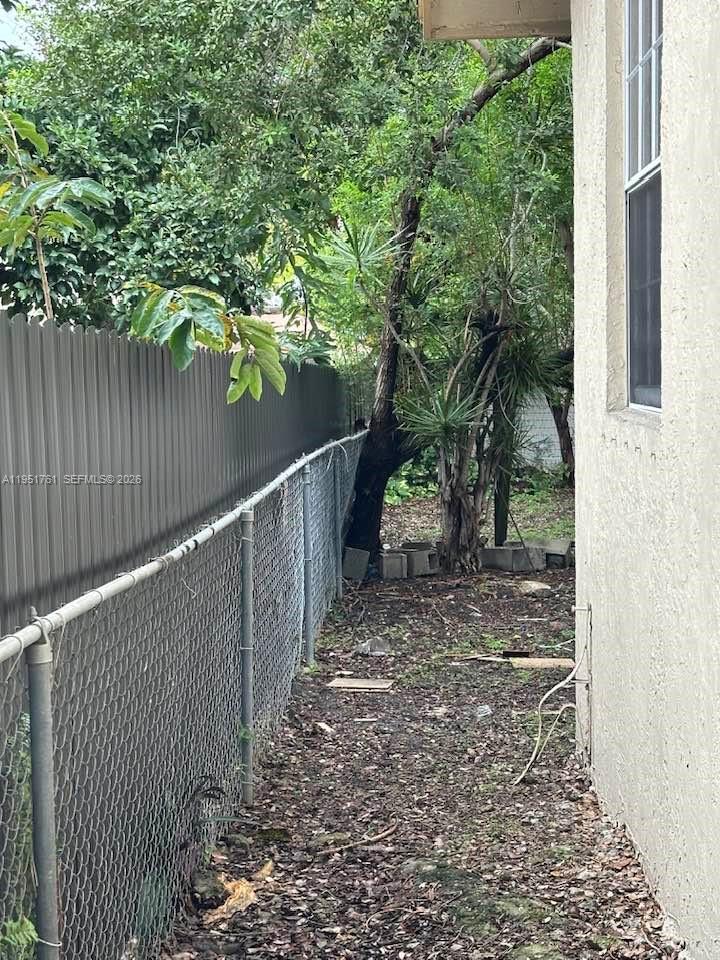 NO MIAMI EST SEC 3 - Residential