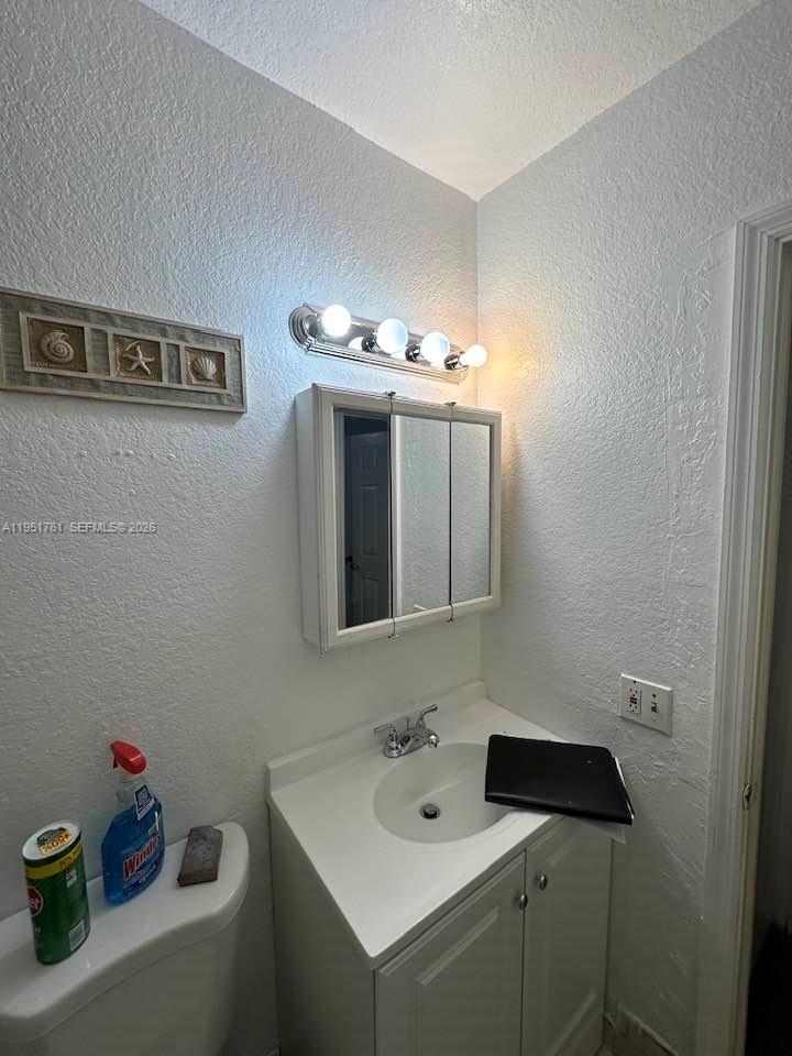 NO MIAMI EST SEC 3 - Residential