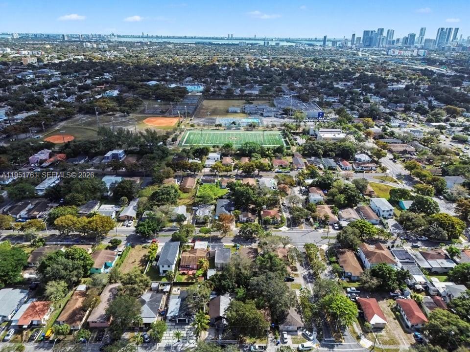 NO MIAMI EST SEC 3 - Residential