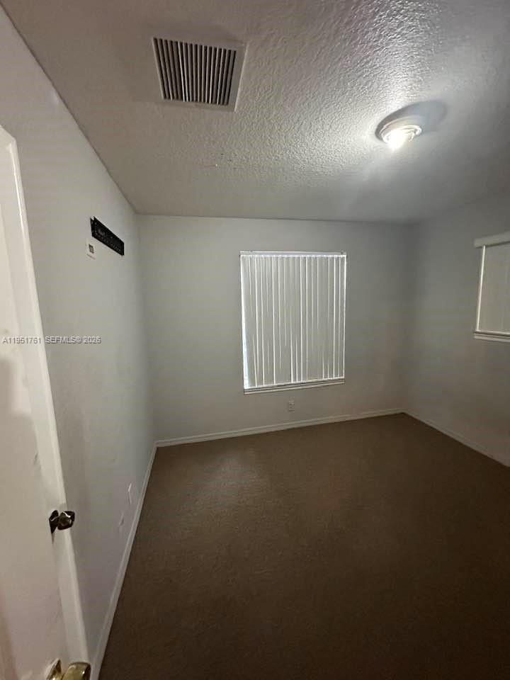 NO MIAMI EST SEC 3 - Residential