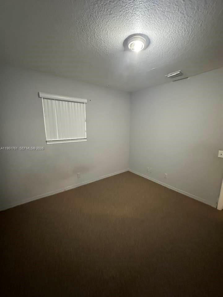 NO MIAMI EST SEC 3 - Residential