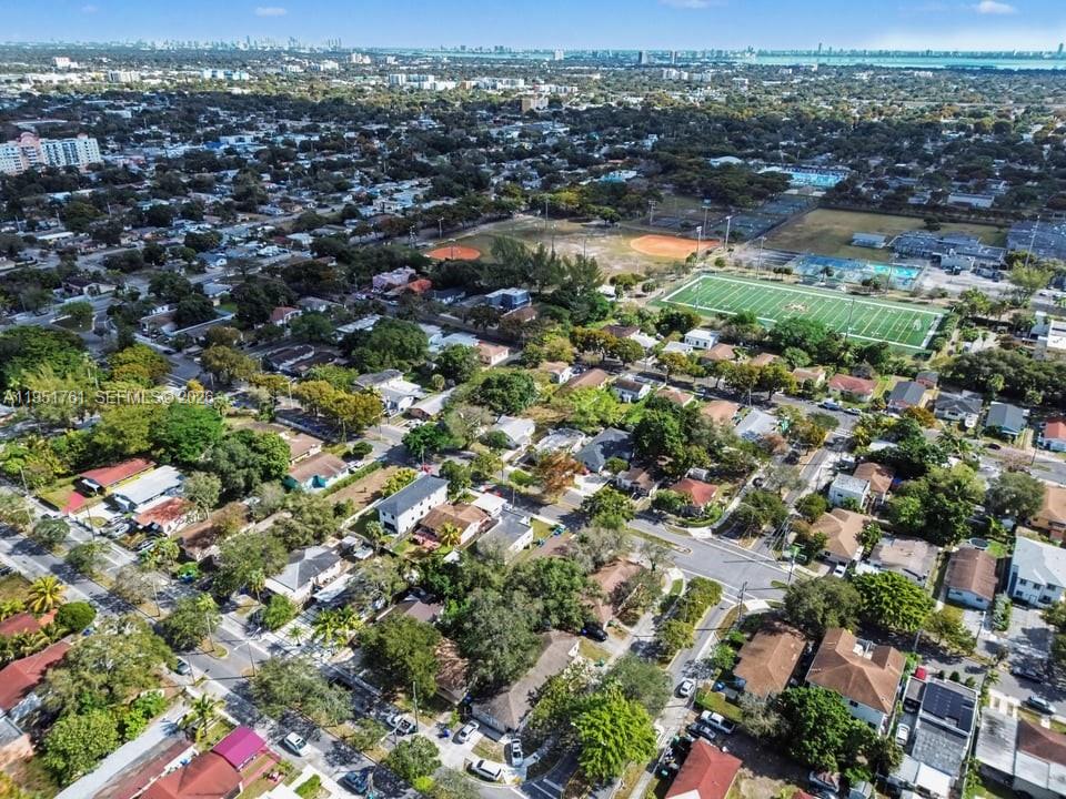 NO MIAMI EST SEC 3 - Residential