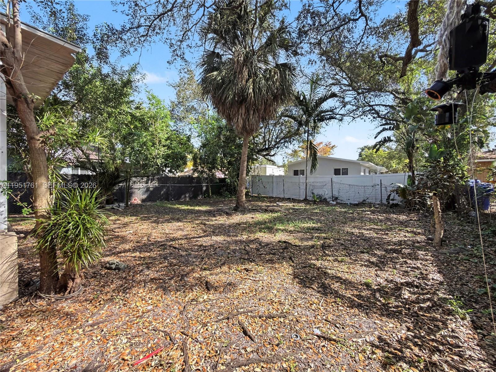 NO MIAMI EST SEC 3 - Residential