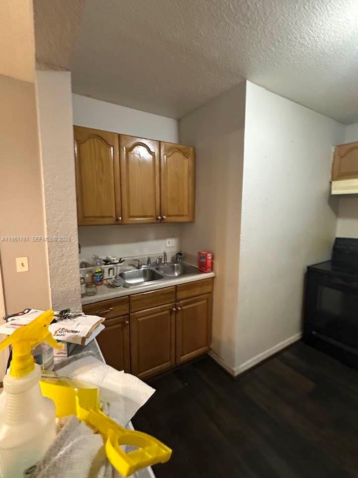 NO MIAMI EST SEC 3 - Residential