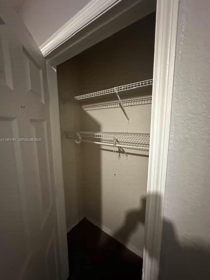 NO MIAMI EST SEC 3 - Residential